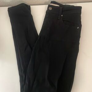 Levi’s black skinny jeans